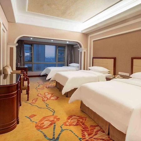 Vienna Hotel Shenzhen Songgang Liye Road מראה חיצוני תמונה