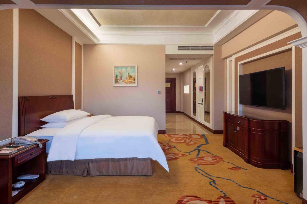 Vienna Hotel Shenzhen Songgang Liye Road מראה חיצוני תמונה